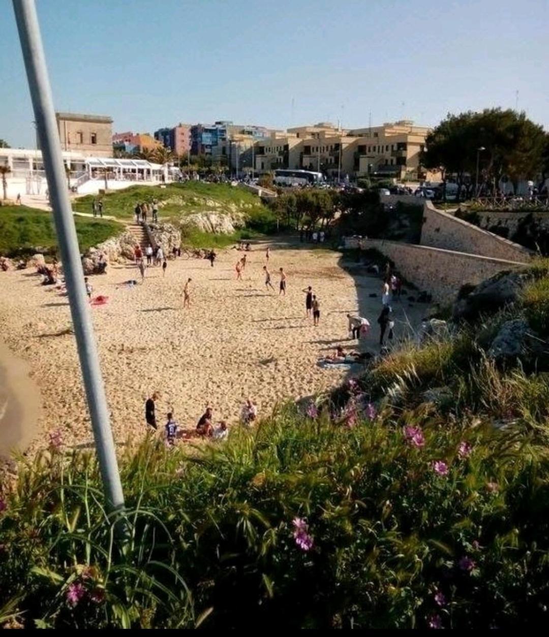 Da Luigi Locazioni Brevi Turistiche Bed & Breakfast Monopoli Luaran gambar